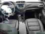 2023 Chevrolet TrailBlazer ACTIV z VIN KL79MSSL6PB062772, wystawiony jako Copart lot #70649025 z przebiegiem 74 768 mil mil oraz Nie do naprawy • Non repairable. Historia ofert i sprzedaży dostępna na DreamBid. Obrazek 8.