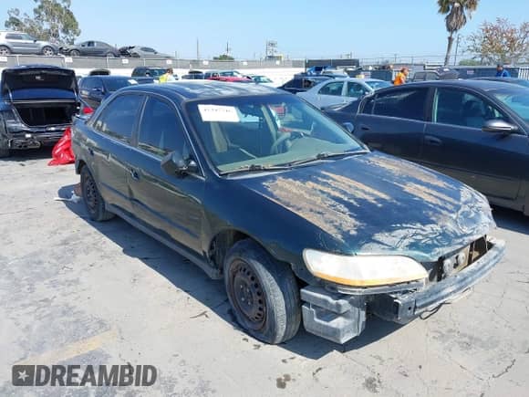 2000 Honda Accord LX с VIN JHMCG6651YC000354, выставлен на аукционе IAAI как лот 42347746 с пробегом 312 446 миль миль и . История ставок и продаж доступна на DreamBid. Изображение 1.