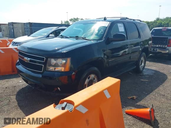 2010 Chevrolet Tahoe LT с VIN 1GNUKBE05AR255439, выставлен на аукционе IAAI как лот 43002454 с пробегом 247 785 миль миль и . История ставок и продаж доступна на DreamBid. Изображение 2.