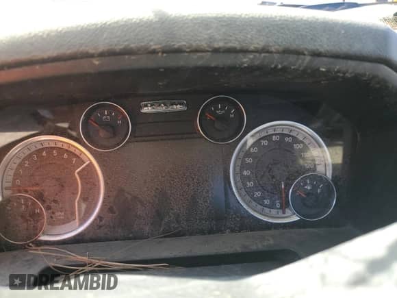 2023 Ram 1500 SLT z VIN 1C6RR6LG1PS518469, wystawiony jako Copart lot #45996985 z przebiegiem Nie podano mil oraz Nie do naprawy • Non repairable. Historia ofert i sprzedaży dostępna na DreamBid. Obrazek 9.