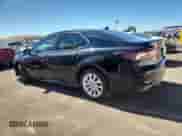 2021 Toyota Camry LE z VIN 4T1C11AK7MU600170, wystawiony jako Copart lot #81105525 z przebiegiem 87 517 mil mil oraz Szkoda całkowita • Salvage title. Historia ofert i sprzedaży dostępna na DreamBid. Obrazek 2.