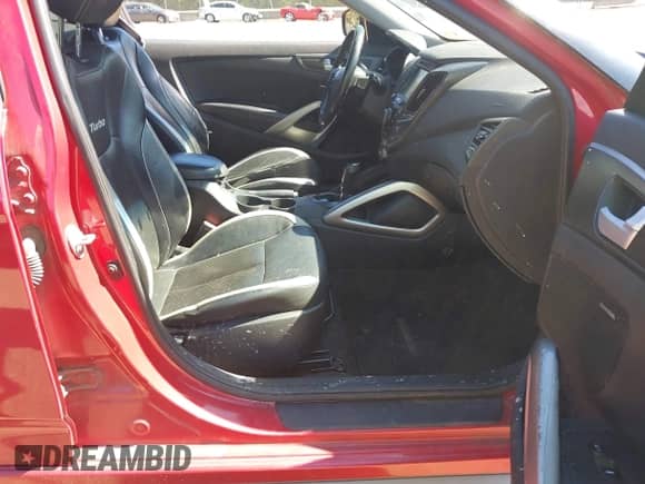 2013 Hyundai Veloster Turbo с VIN KMHTC6AE2DU164913, выставлен на аукционе IAAI как лот 43360263 с пробегом 166 585 миль миль и . История ставок и продаж доступна на DreamBid. Изображение 5.