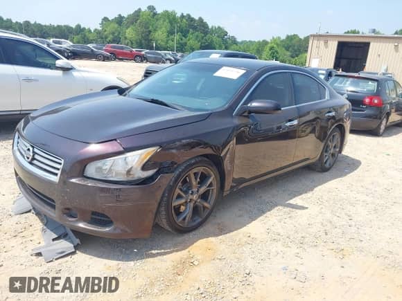 2013 Nissan Maxima SV z VIN 1N4AA5AP3DC847549, wystawiony jako IAAI lot #42595796 z przebiegiem 144 941 mil mil oraz . Historia ofert i sprzedaży dostępna na DreamBid. Obrazek 2.