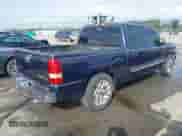2005 Chevrolet Silverado 1500 LS z VIN 2GCEC13T751113285, wystawiony jako IAAI lot #43371745 z przebiegiem 231 600 mil mil oraz . Historia ofert i sprzedaży dostępna na DreamBid. Obrazek 4.