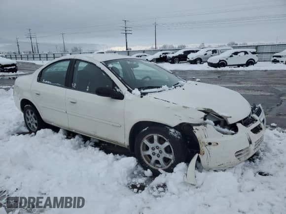 2005 Dodge Neon SXT z VIN 1B3ES56C15D154605, wystawiony jako Copart lot #44463135 z przebiegiem 96 928 mil mil oraz Szkoda całkowita • Salvage title. Historia ofert i sprzedaży dostępna na DreamBid. Obrazek 4.