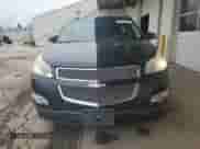 2011 Chevrolet Traverse LTZ z VIN 1GNKVLED4BJ367933, wystawiony jako Copart lot #51948005 z przebiegiem 152 430 mil mil oraz Czysty tytuł • Clean title. Historia ofert i sprzedaży dostępna na DreamBid. Obrazek 5.
