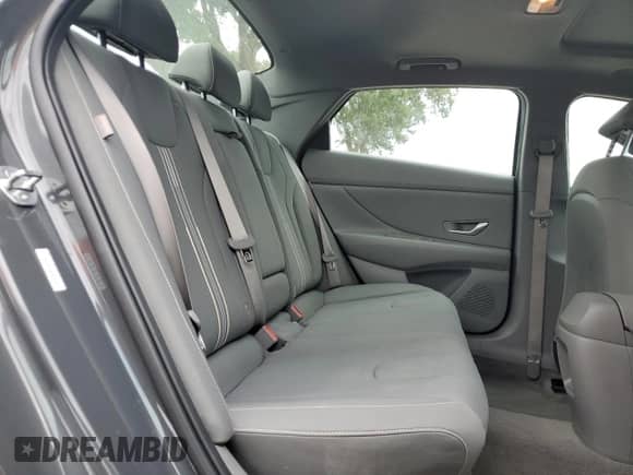 2024 Hyundai Elantra SEL z VIN KMHLS4DG4RU688916, wystawiony jako Copart lot #80227295 z przebiegiem 28 073 mil mil oraz Nie do naprawy • Non repairable. Historia ofert i sprzedaży dostępna na DreamBid. Obrazek 10.