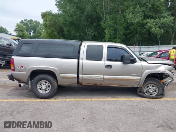 2002 Chevrolet Silverado 2500HD LT с VIN 1GCHK29172E158362, выставлен на аукционе IAAI как лот 42862931 с пробегом 261 133 миль миль и . История ставок и продаж доступна на DreamBid. Изображение 14.