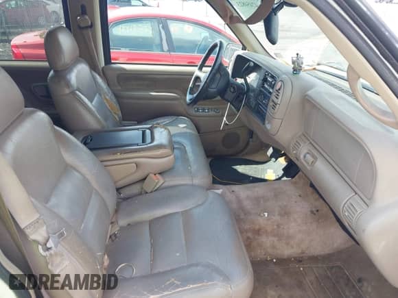 1997 Chevrolet Tahoe with VIN 1GNEK13RXVJ333220, listed as a IAAI auction lot 42454823 with 269,427 mi miles and . Bid and sale history available at DreamBid. Image 5.