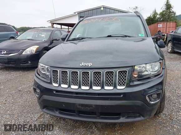 2015 Jeep Compass Latitude z VIN 1C4NJDEB1FD324581, wystawiony jako IAAI lot #43299306 z przebiegiem 97 094 mil mil oraz . Historia ofert i sprzedaży dostępna na DreamBid. Obrazek 13.
