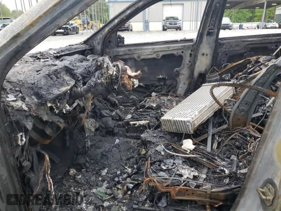 2012 Jeep Grand Cherokee SRT-8 с VIN 1C4RJFDJ0CC113413, выставлен на аукционе Copart как лот 51763425 с пробегом Не указан миль и На запчасти • Non repairable. История ставок и продаж доступна на DreamBid. Изображение 7.