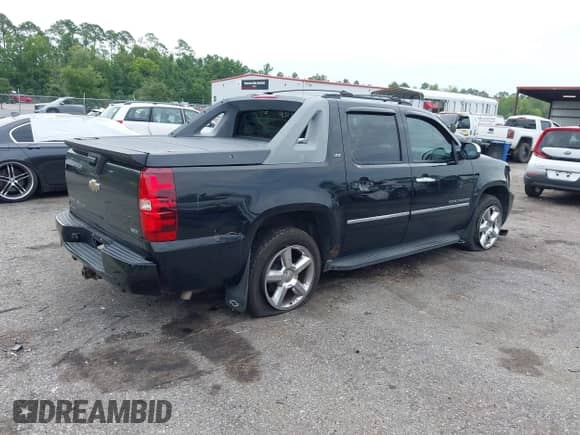 2011 Chevrolet Avalanche LTZ с VIN 3GNTKGE36BG128784, выставлен на аукционе IAAI как лот 42806389 с пробегом 171 818 миль миль и . История ставок и продаж доступна на DreamBid. Изображение 4.