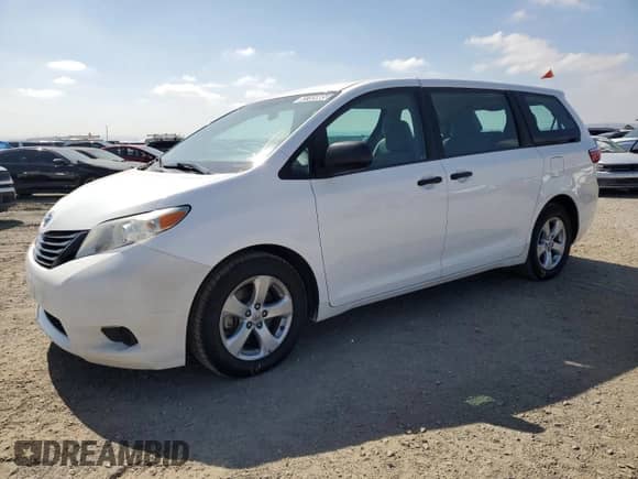 2016 Toyota Sienna L z VIN 5TDZK3DC1GS734354, wystawiony jako Copart lot #83765895 z przebiegiem 64 471 mil mil oraz Czysty tytuł • Clean title. Historia ofert i sprzedaży dostępna na DreamBid. Obrazek 1.