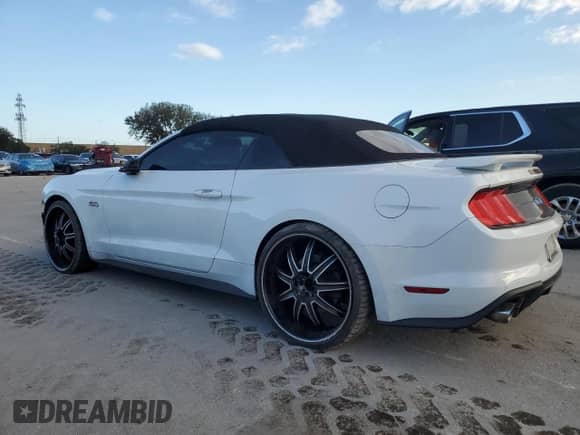 2018 Ford Mustang GT Premium z VIN 1FATP8FF0J5181453, wystawiony jako Copart lot #80133624 z przebiegiem 78 544 mil mil oraz Szkoda całkowita • Salvage title. Historia ofert i sprzedaży dostępna na DreamBid. Obrazek 2.