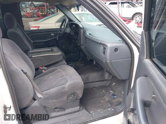 2001 Chevrolet Silverado 1500 with VIN 1GCEC14W01Z239000, listed as a IAAI auction lot 42760269 with 184,299 mi miles and . Bid and sale history available at DreamBid. Image 5.