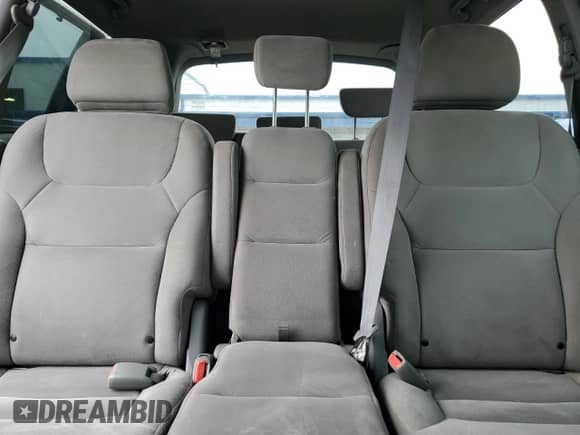 2008 Honda Odyssey EX z VIN 5FNRL38418B009875, wystawiony jako Copart lot #90337325 z przebiegiem 179 325 mil mil oraz Nie do naprawy • Non repairable. Historia ofert i sprzedaży dostępna na DreamBid. Obrazek 10.