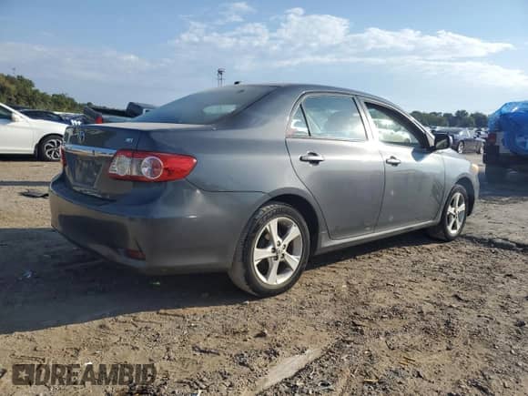 2011 Toyota Corolla LE z VIN 2T1BU4EE7BC617932, wystawiony jako Copart lot #82005285 z przebiegiem 151 708 mil mil oraz Szkoda całkowita • Salvage title. Historia ofert i sprzedaży dostępna na DreamBid. Obrazek 3.