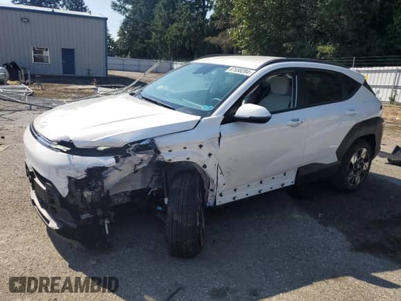 2024 Hyundai Kona SEL с VIN KM8HBCAB7RU146721, выставлен на аукционе Copart как лот 67558284 с пробегом 3 446 миль миль и Списание • Salvage title. История ставок и продаж доступна на DreamBid. Изображение 1.