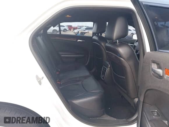 2014 Chrysler 300 с VIN 2C3CCARG3EH249426, выставлен на аукционе IAAI как лот 42741582 с пробегом 178 965 миль миль и . История ставок и продаж доступна на DreamBid. Изображение 8.