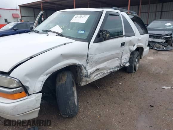 2002 Chevrolet Blazer LS с VIN 1GNCS18W42K105497, выставлен на аукционе IAAI как лот 41572072 с пробегом 142 486 миль миль и . История ставок и продаж доступна на DreamBid. Изображение 6.