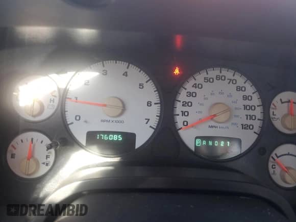 2003 Dodge 1500 ST z VIN 1D7HA18Z13S208833, wystawiony jako Copart lot #89812655 z przebiegiem 176 085 mil mil oraz Czysty tytuł • Clean title. Historia ofert i sprzedaży dostępna na DreamBid. Obrazek 9.