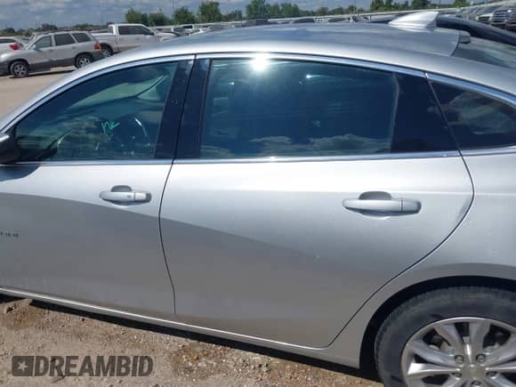 2020 Chevrolet Malibu LT with VIN 1G1ZD5ST4LF007835, listed as a IAAI auction lot 43354078 with 86,326 mi miles and . Bid and sale history available at DreamBid. Image 15.