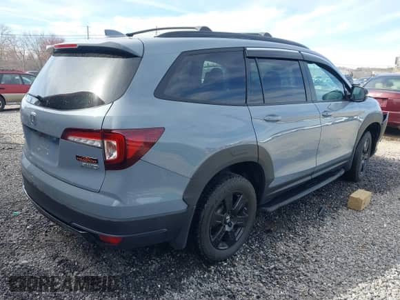 2022 Honda Pilot TrailSport with VIN 5FNYF6H83NB035798, listed as a IAAI auction lot 41839709 with 40,430 mi miles and . Bid and sale history available at DreamBid. Image 4.