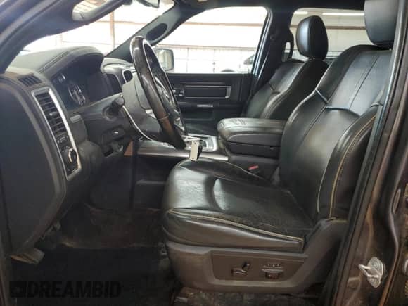 2017 Ram 1500 Limited z VIN 1C6RR7WT2HS665531, wystawiony jako Copart lot #69414175 z przebiegiem 217 012 mil mil oraz Szkoda całkowita • Salvage title. Historia ofert i sprzedaży dostępna na DreamBid. Obrazek 7.