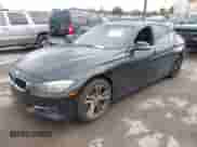 2012 BMW 3 Series 328i z VIN WBA3C1C51CF433522, wystawiony jako IAAI lot #43453900 z przebiegiem Nie podano mil oraz . Historia ofert i sprzedaży dostępna na DreamBid. Obrazek 2.