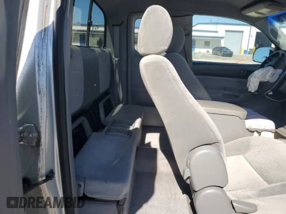 2006 Toyota Tacoma с VIN 5TEUU42N86Z285013, выставлен на аукционе Copart как лот 85072785 с пробегом 172 162 миль миль и Списание • Salvage title. История ставок и продаж доступна на DreamBid. Изображение 10.