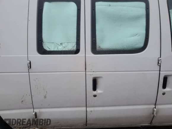 2002 Ford Econoline Cargo с VIN 1FTNE24L42HA52274, выставлен на аукционе Copart как лот 87182324 с пробегом 185 526 миль миль и Списание • Salvage title. История ставок и продаж доступна на DreamBid. Изображение 11.