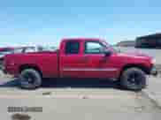 2004 GMC Sierra 1500 SLT с VIN 2GTEK19T641256835, выставлен на аукционе IAAI как лот 42319763 с пробегом 261 178 миль миль и . История ставок и продаж доступна на DreamBid. Изображение 13.