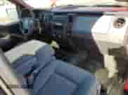 2013 Ford F-150 XL z VIN 1FTMF1EM6DKE84610, wystawiony jako Copart lot #50074155 z przebiegiem 272 671 mil mil oraz Czysty tytuł • Clean title. Historia ofert i sprzedaży dostępna na DreamBid. Obrazek 8.