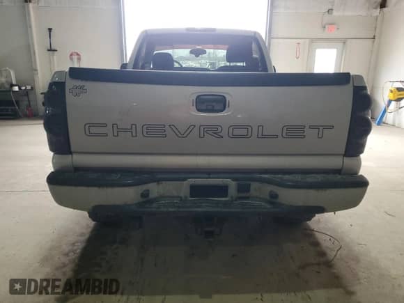 2006 Chevrolet Silverado 1500 Work Truck с VIN 3GCEK14V06G190270, выставлен на аукционе Copart как лот 47387795 с пробегом 110 847 миль миль и Списание • Salvage title. История ставок и продаж доступна на DreamBid. Изображение 6.