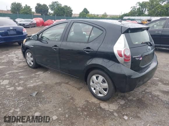 2013 Toyota Prius One z VIN JTDKDTB3XD1545063, wystawiony jako IAAI lot #43039727 z przebiegiem Nie podano mil oraz . Historia ofert i sprzedaży dostępna na DreamBid. Obrazek 3.