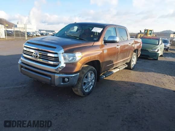 2017 Toyota Tundra Platinum с VIN 5TFAY5F17HX637514, выставлен на аукционе IAAI как лот 41519362 с пробегом 152 935 миль миль и . История ставок и продаж доступна на DreamBid. Изображение 2.
