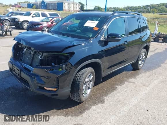 2023 Honda Passport TrailSport с VIN 5FNYF8H64PB033801, выставлен на аукционе IAAI как лот 43140933 с пробегом 38 095 миль миль и . История ставок и продаж доступна на DreamBid. Изображение 19.