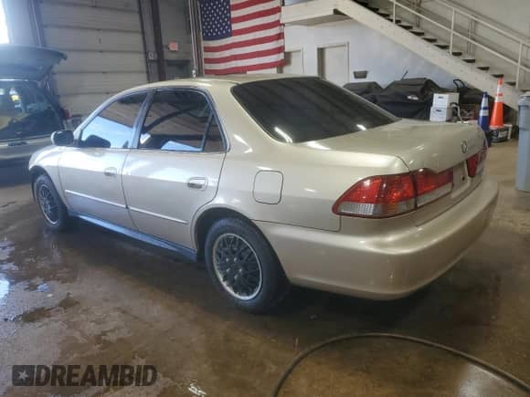 2002 Honda Accord LX with VIN JHMCG66572C003833, listed as a Copart auction lot 85338035 with 192,076 mi miles and Salvage title. Bid and sale history available at DreamBid. Image 2.
