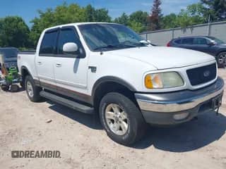 2002 Ford F-150 XLT с VIN 1FTRW08LX2KE18125, выставлен на аукционе IAAI как лот 42758951 с пробегом 137 094 миль миль и . История ставок и продаж доступна на DreamBid. Изображение 1.