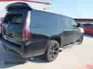 2020 Cadillac Escalade ESV Platinum z VIN 1GYS4KKJ6LR223104, wystawiony jako IAAI lot #43160616 z przebiegiem Nie podano mil oraz . Historia ofert i sprzedaży dostępna na DreamBid. Obrazek 4.