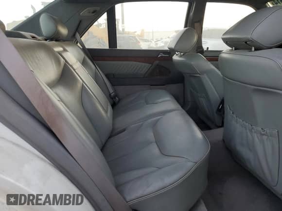 1992 Mercedes-Benz 500 с VIN WDBGA51E1NA048741, выставлен на аукционе Copart как лот 85514514 с пробегом 145 361 миль миль и Чистый • Clean title. История ставок и продаж доступна на DreamBid. Изображение 10.