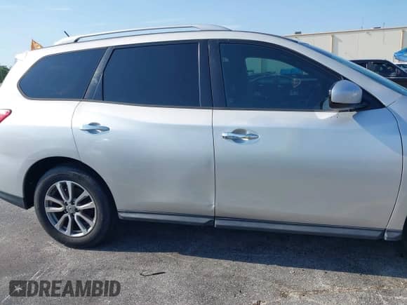 2015 Nissan Pathfinder SL с VIN 5N1AR2MNXFC617601, выставлен на аукционе IAAI как лот 42335005 с пробегом 121 903 миль миль и . История ставок и продаж доступна на DreamBid. Изображение 6.