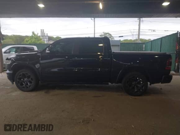 2020 Ram 1500 Limited z VIN 1C6SRFHT2LN147306, wystawiony jako IAAI lot #42310509 z przebiegiem 74 087 mil mil oraz . Historia ofert i sprzedaży dostępna na DreamBid. Obrazek 15.
