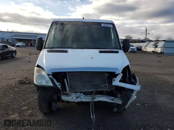 2007 Dodge Sprinter with VIN WD0PE746475179879, listed as a Copart auction lot 88050165 with 315,919 mi miles and Salvage title. Bid and sale history available at DreamBid. Image 5.