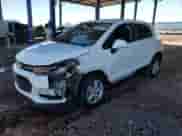 2020 Chevrolet Trax LS z VIN 3GNCJKSB6LL329367, wystawiony jako Copart lot #86851245 z przebiegiem 68 860 mil mil oraz Szkoda całkowita • Salvage title. Historia ofert i sprzedaży dostępna na DreamBid. Obrazek 1.