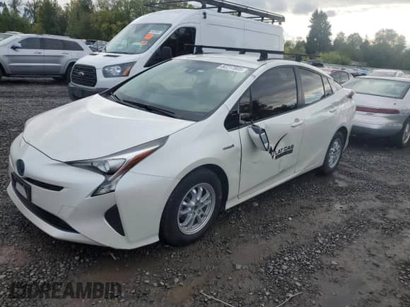 2018 Toyota Prius Two с VIN JTDKARFU8J3550597, выставлен на аукционе Copart как лот 82217805 с пробегом 233 075 миль миль и Списание • Salvage title. История ставок и продаж доступна на DreamBid. Изображение 1.