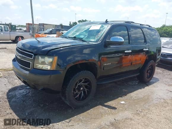 2013 Chevrolet Tahoe LT с VIN 1GNSKBE06DR105755, выставлен на аукционе IAAI как лот 42879117 с пробегом 171 005 миль миль и . История ставок и продаж доступна на DreamBid. Изображение 17.