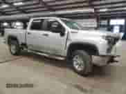 2022 Chevrolet Silverado 2500HD Work Truck z VIN 1GC4YLE72NF288531, wystawiony jako Copart lot #80500695 z przebiegiem 69 300 mil mil oraz Szkoda całkowita • Salvage title. Historia ofert i sprzedaży dostępna na DreamBid. Obrazek 4.