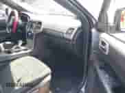 2017 Jeep Grand Cherokee Laredo z VIN 1C4RJFAGXHC651701, wystawiony jako IAAI lot #42478214 z przebiegiem 66 770 mil mil oraz . Historia ofert i sprzedaży dostępna na DreamBid. Obrazek 5.