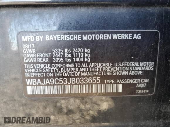 2018 BMW 5 Series 530e z VIN WBAJA9C53JB033655, wystawiony jako Copart lot #86190295 z przebiegiem 121 802 mil mil oraz Czysty tytuł • Clean title. Historia ofert i sprzedaży dostępna na DreamBid. Obrazek 12.